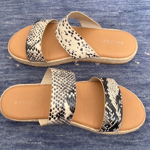 Sandals - Picture 2 of 2